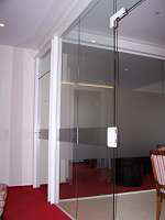 Glaserei Sterz - Referenzobjekt Ganzglasanlagen in Büroräumen Bild 4